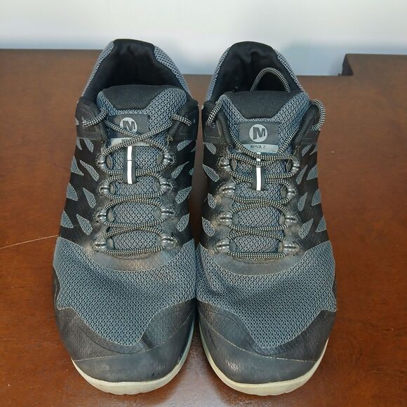 Athletic_Shoes